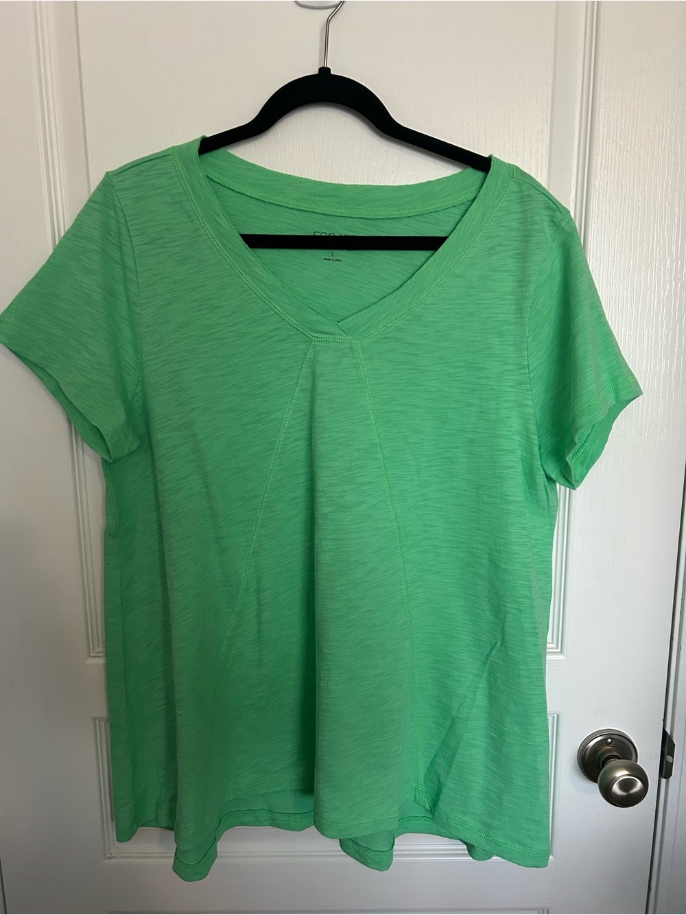 Escape Lightweight Mint Green V-Neck Short Sleeve Top